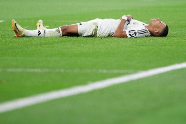 广岛三箭3-1柏太阳神夺冠，热尔曼-良、东俊希建功