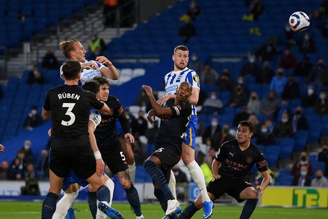 斯基拉：桑托斯在推进内马尔的续约，俱乐部有信心留下他