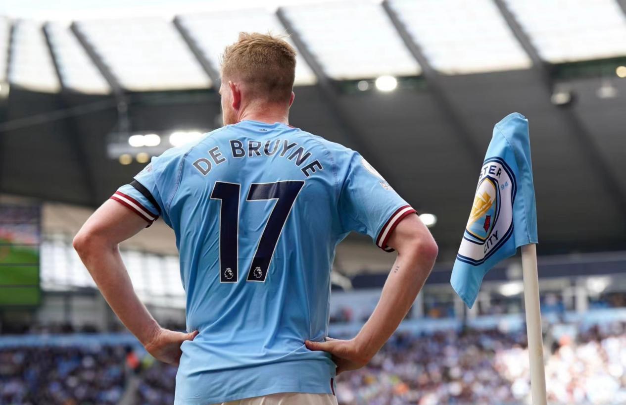 卡拉格：利物浦必须冬窗购买一名中后卫，队内储备已岌岌可危